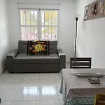 Comodo Apartamento De La Ciudad Amurallada Y El Centro Historico.