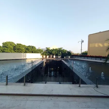 Comodo Apartamento De La Ciudad Amurallada Y El Centro Historico. Apartamento