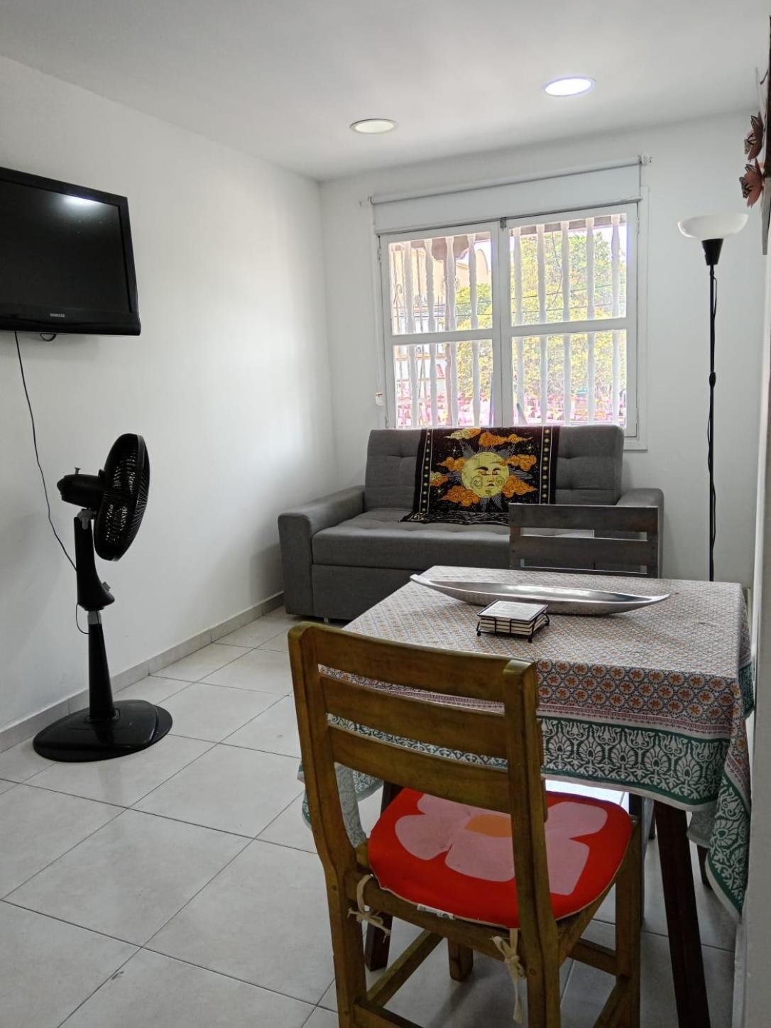 Comodo Apartamento De La Ciudad Amurallada Y El Centro Historico. Apartamento